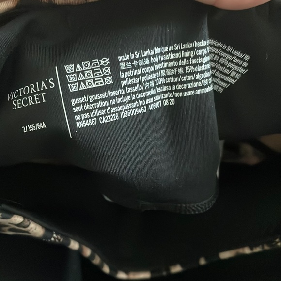 Victoria's Secret Incredible Essential Legging Leopard Animal 7/8 Length - Picture 3 of 5